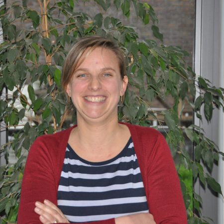 Elleke Vernaillen: 0494/639.510